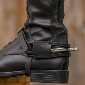 Protection d’éperons en cuir